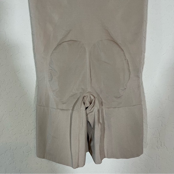 Spanx OnCore High-Waisted Mid-Thigh Short Soft Nude Size Small Style SS1915 - Picture 8 of 12